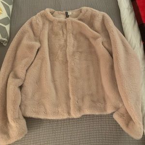Divided by H&M Faux Fur Jacket. Pink.